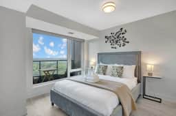 1 Bed - Bloor St E with Rosedale Valley View! - Image 2