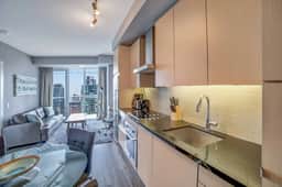 Downtown Toronto 1BR | Lake Views near CN Tower - Image 4