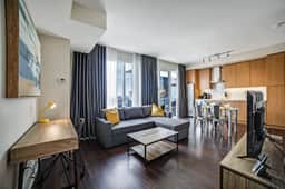 Downtown Toronto 1BR Balcony & Workspace 300 Front - Image 2