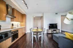 Downtown Toronto 1BR Balcony & Workspace 300 Front - Image 5