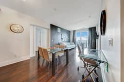 Downtown Toronto 2BR/2BA | Lake View | Workspace - Image 3