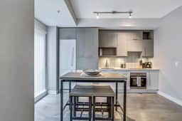 Executive Downtown 1BR | Prime Location - Image 3