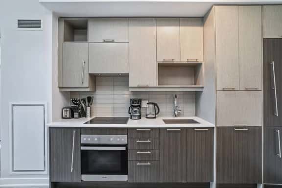 Luxury Downtown 1BR | Richmond St W - Image 1