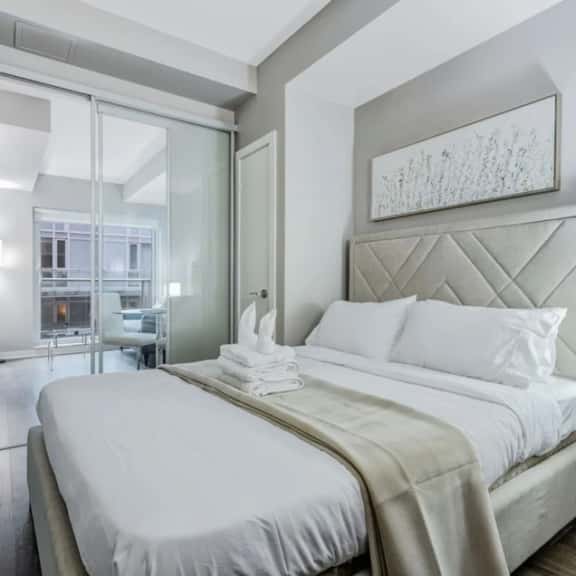 Downtown Toronto 1BR | Workspace, Walk Everywhere - Image 1