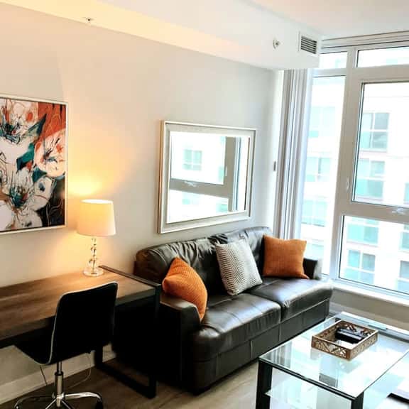 Executive Downtown 1BR | Dedicated Workspace - Image 1