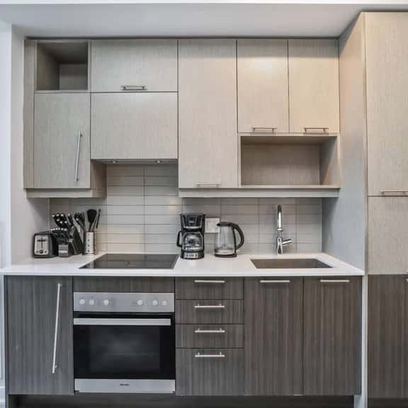 Luxury Downtown 1BR | Richmond St W - Image 1