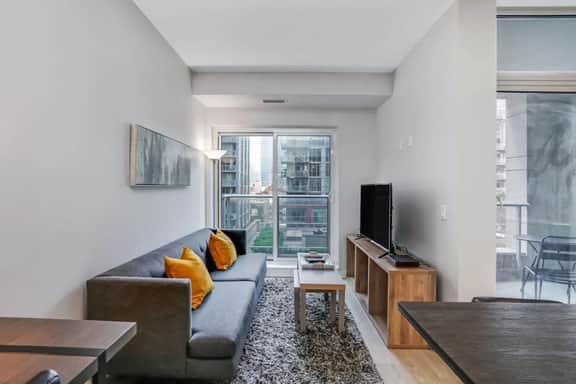 Downtown Toronto 1BR | Balcony, Fibre WiFi & Gym - Image 4