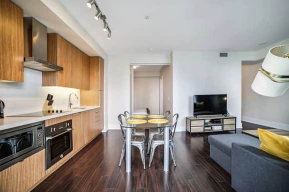 Downtown Toronto 1BR Balcony & Workspace 300 Front - Image 5