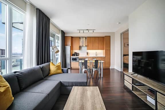 Downtown Toronto 1BR Balcony & Workspace 300 Front - Image 3