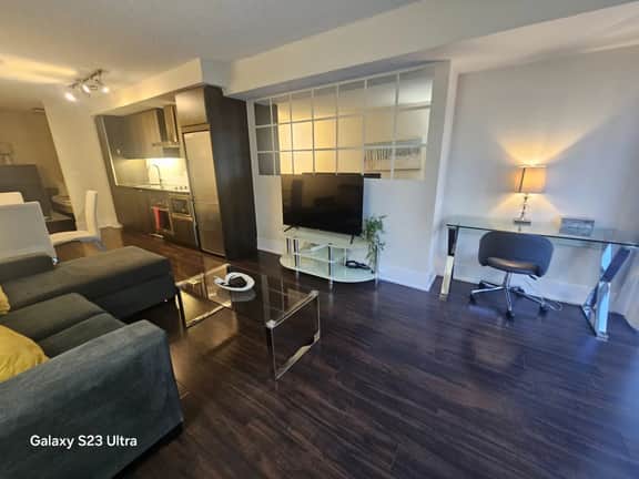 Downtown Toronto 1BR+Den | 300 Front St W - Image 2