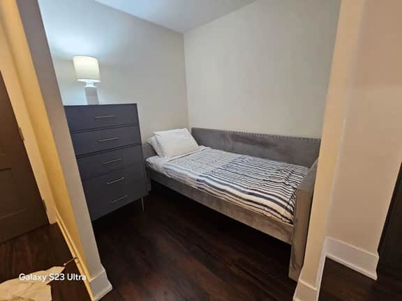 Downtown Toronto 1BR+Den | 300 Front St W - Image 5