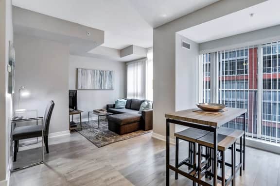 Executive Downtown 1BR | Prime Location - Image 5