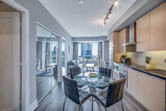 Downtown Toronto 1BR | Lake Views near CN Tower - Image 1