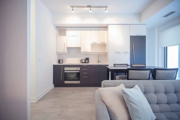 Downtown Toronto 1BR | Private Terrace - Image 1